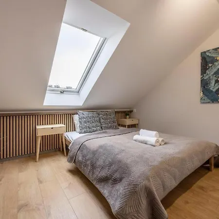 アパート Exclusive Duplex With Balcony On Elisabeth St'