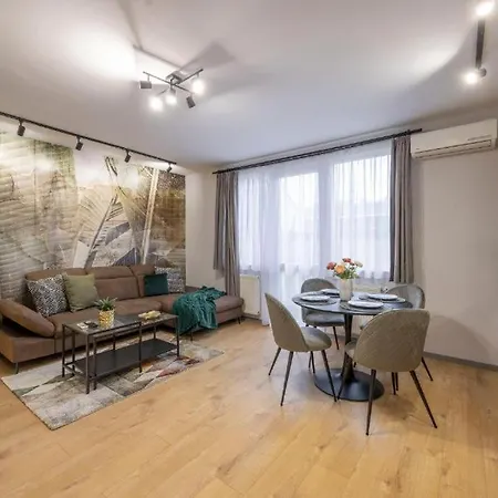 アパート Exclusive Duplex With Balcony On Elisabeth St' *