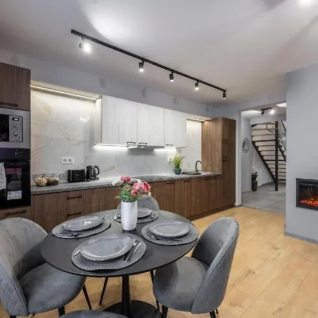 Exclusive Duplex With Balcony On Elisabeth St' アパート ブダペスト